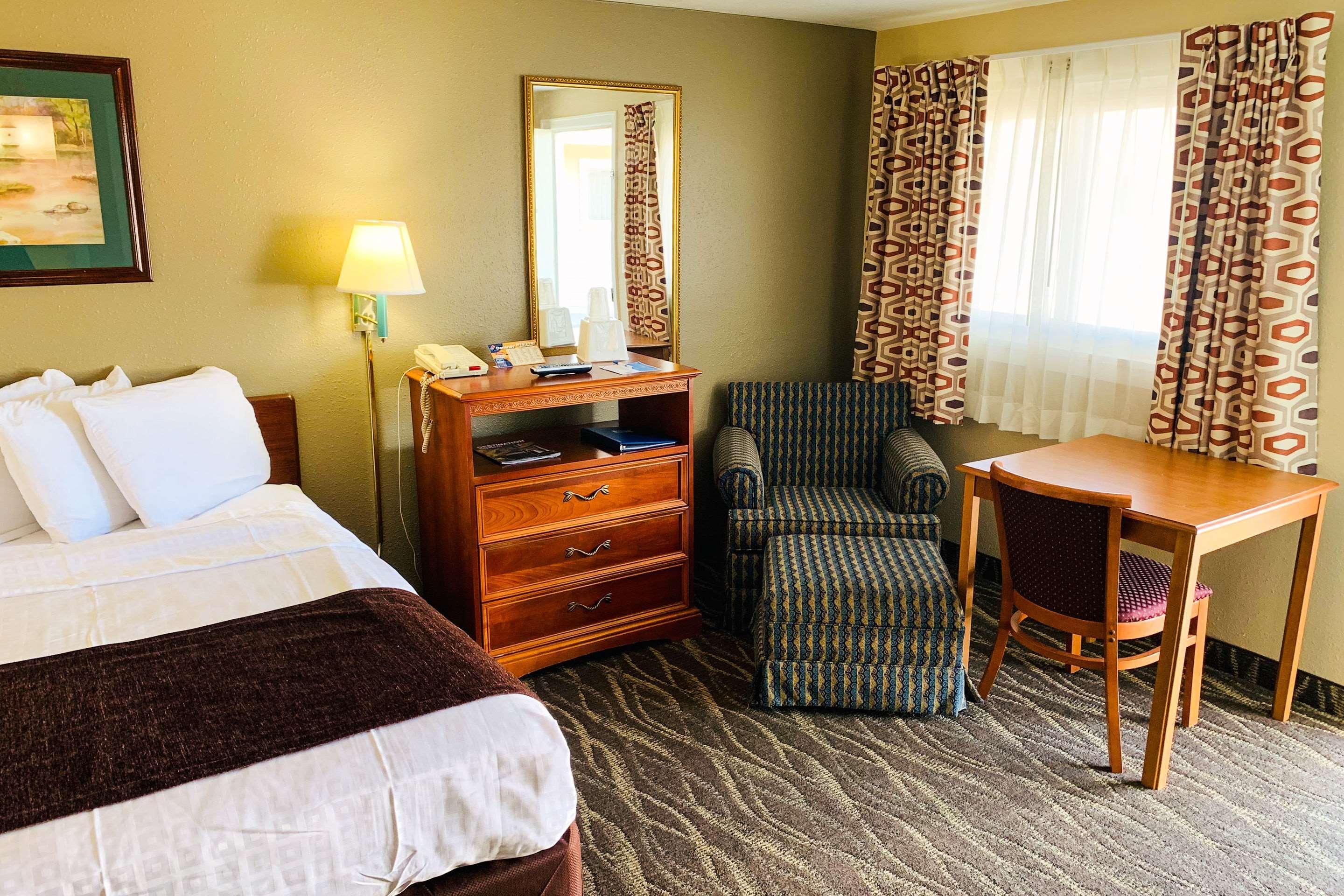 Rodeway Inn & Suites Шеридан Экстерьер фото