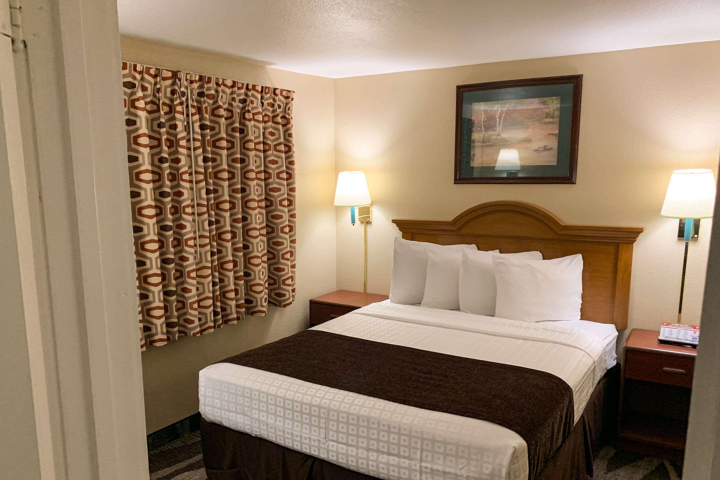 Rodeway Inn & Suites Шеридан Экстерьер фото